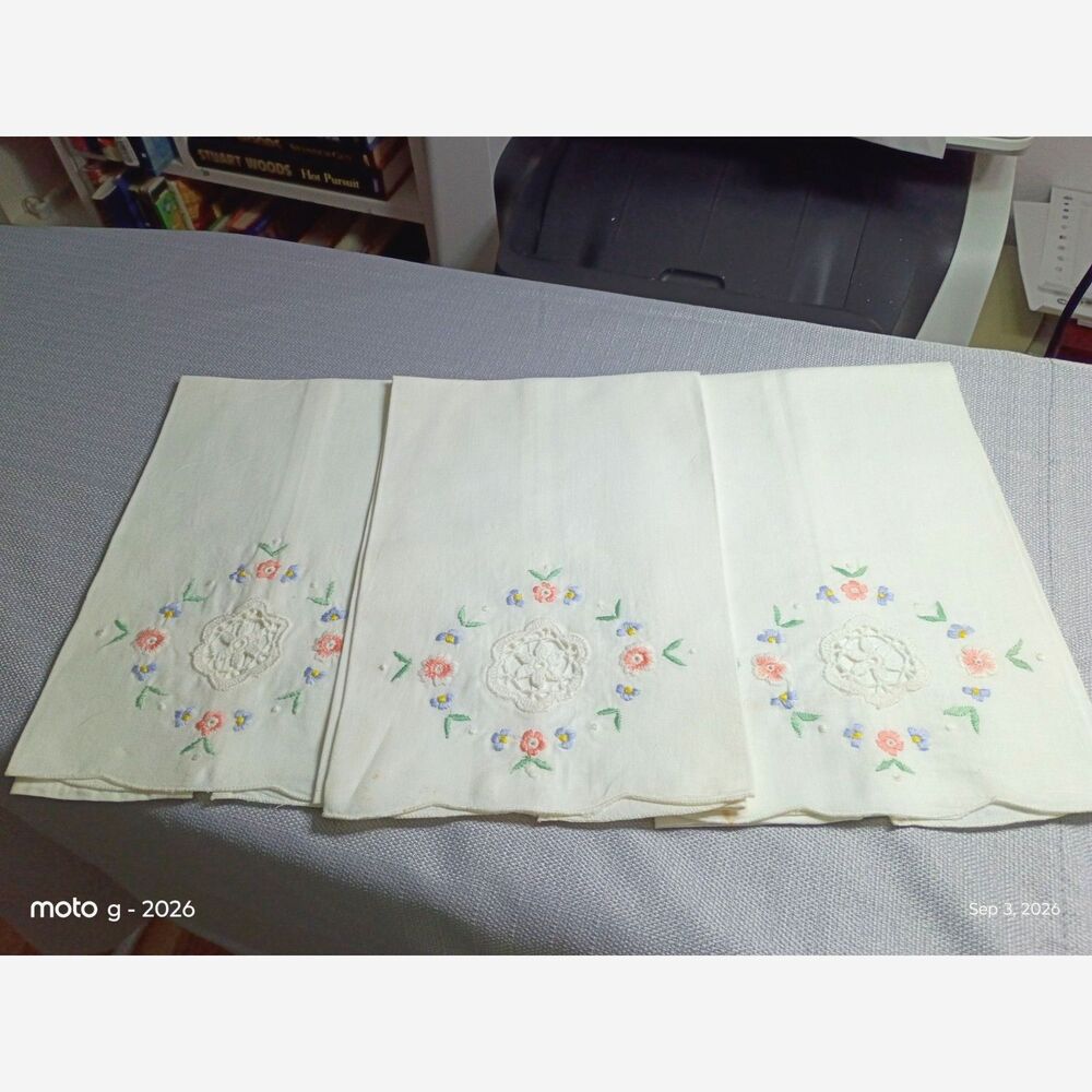Vintage Hand Embroidered Floral Hand Towels - Set of 3